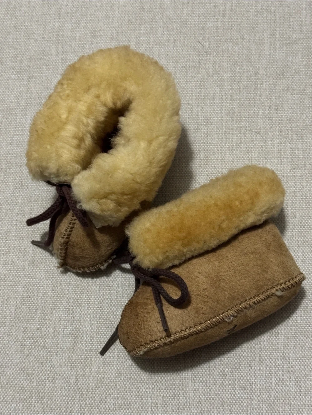 EUC Minnetonka Leather/Sherpa Lined Booties-Ties-Infant Sz 2-Chestnut Color